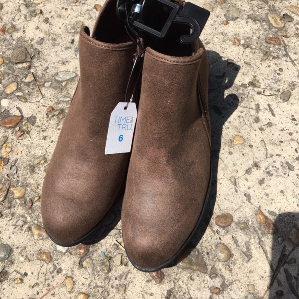 🌺Adorable Ladies Brown Zip Boots 🥾 3 for 15! 🌺